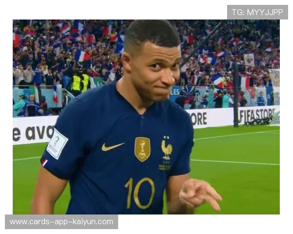 姆巴佩弧顶凌空抽射引爆全场：足球激情的巅峰瞬间